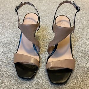 9N Beautiful black and tan high heel sandals.